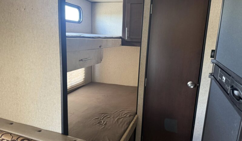 
								2015 Forest River Grey Wolf 26BH full									