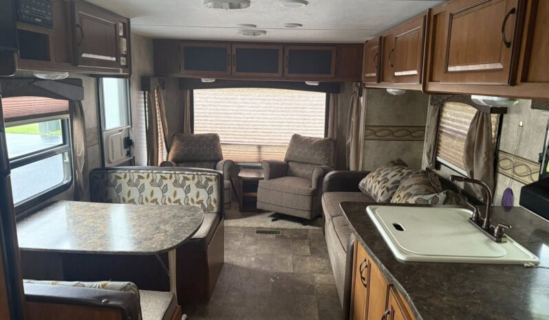
								2012 Keystone Bullet Ultra Lite 284RLS full									