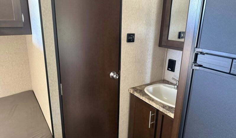 
								2015 Forest River Grey Wolf 26BH full									