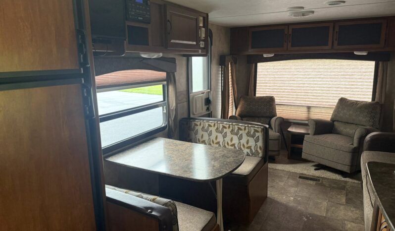
								2012 Keystone Bullet Ultra Lite 284RLS full									
