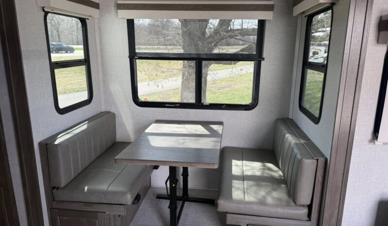 
								2022 Forest River Rockwood Ultra Lite 2445WS full									