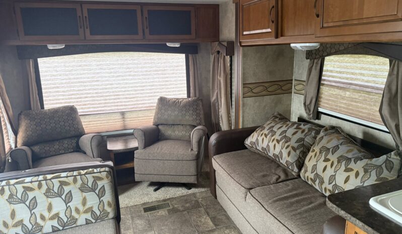 
								2012 Keystone Bullet Ultra Lite 284RLS full									