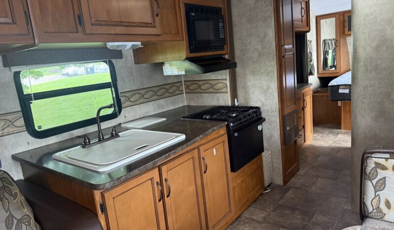 
								2012 Keystone Bullet Ultra Lite 284RLS full									
