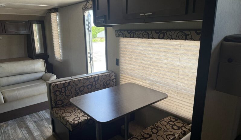 
								2015 Forest River Grey Wolf 26BH full									