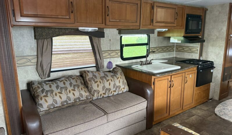 
								2012 Keystone Bullet Ultra Lite 284RLS full									