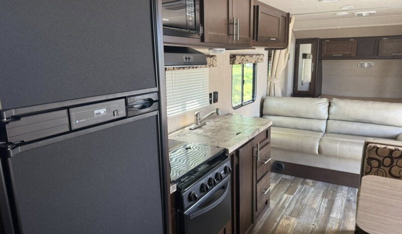 
								2015 Forest River Grey Wolf 26BH full									