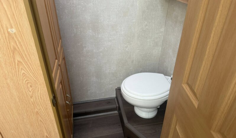 
								2003 Forest River Georgetown 325 full									