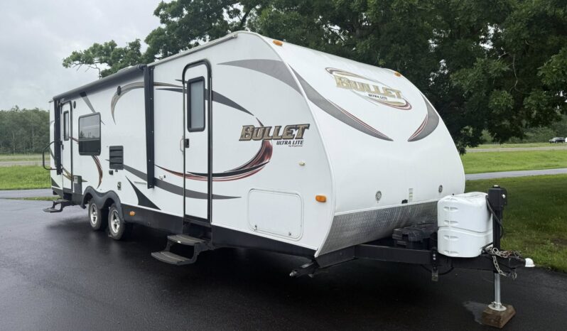 
								2012 Keystone Bullet Ultra Lite 284RLS full									