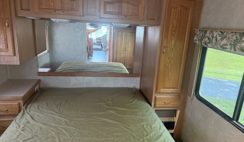 
								2003 Forest River Georgetown 325 full									