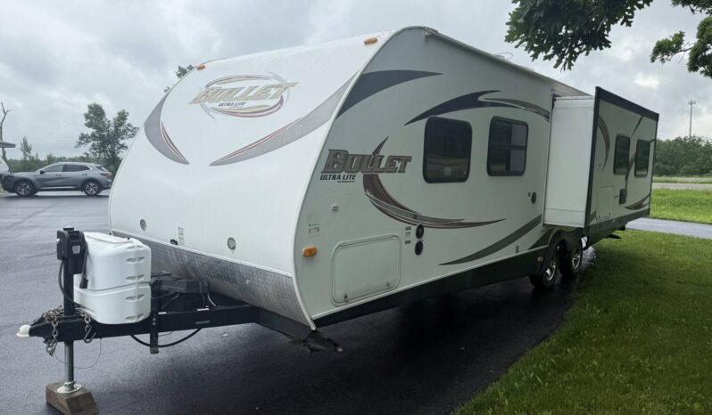 
								2012 Keystone Bullet Ultra Lite 284RLS full									