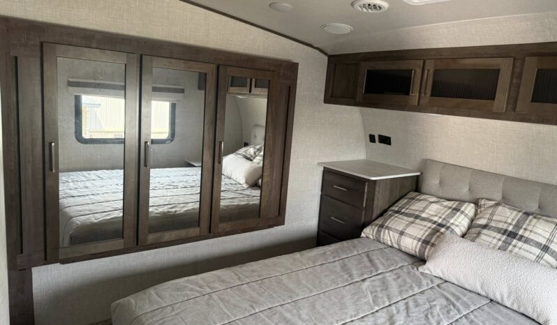 
								2022 Forest River Rockwood Ultra Lite 2445WS full									