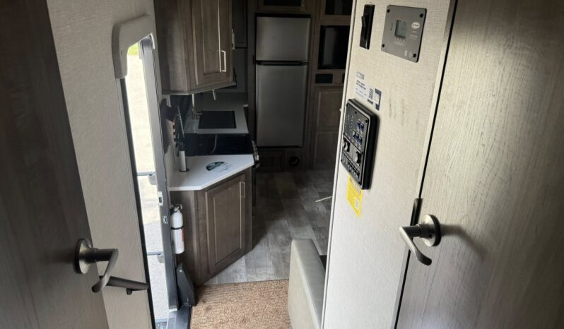 
								2022 Forest River Rockwood Ultra Lite 2445WS full									