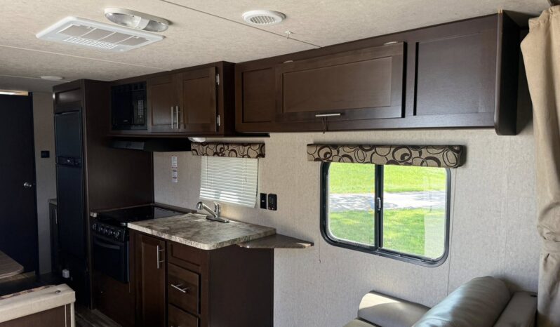 
								2015 Forest River Grey Wolf 26BH full									
