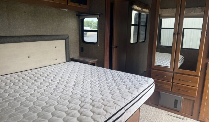 
								2015 Breckenridge Lakeview 40FKBS full									