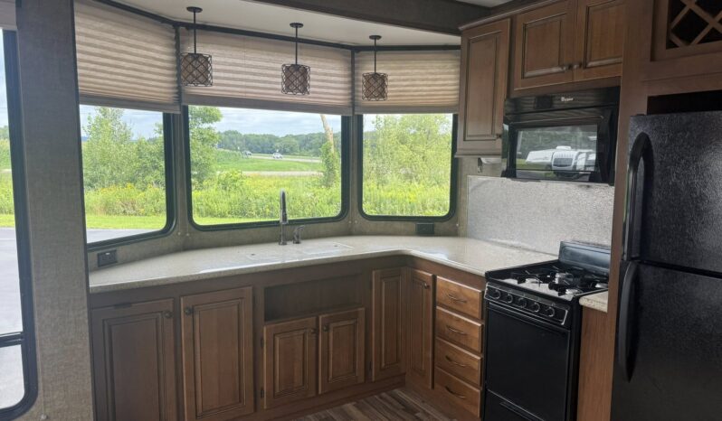 
								2015 Breckenridge Lakeview 40FKBS full									