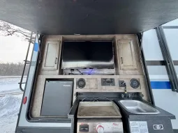 
										2022 Venture Sporttrek 332VBH full									
