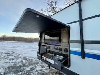 2022 Venture Sporttrek 332VBH