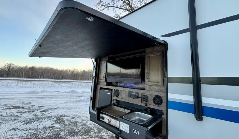 
								2022 Venture Sporttrek 332VBH full									