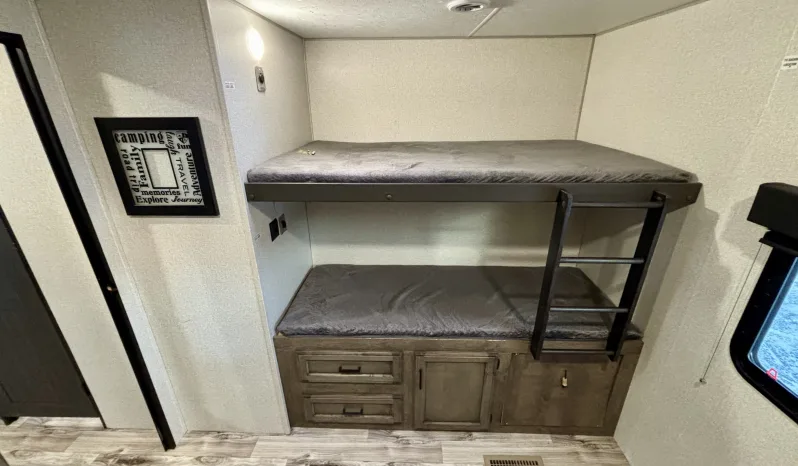 
								2022 Venture Sporttrek 332VBH full									