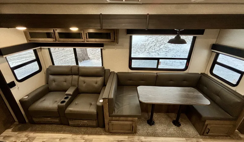 
								2022 Venture Sporttrek 332VBH full									