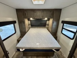 
										2022 Venture Sporttrek 332VBH full									