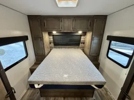 2022 Venture Sporttrek 332VBH