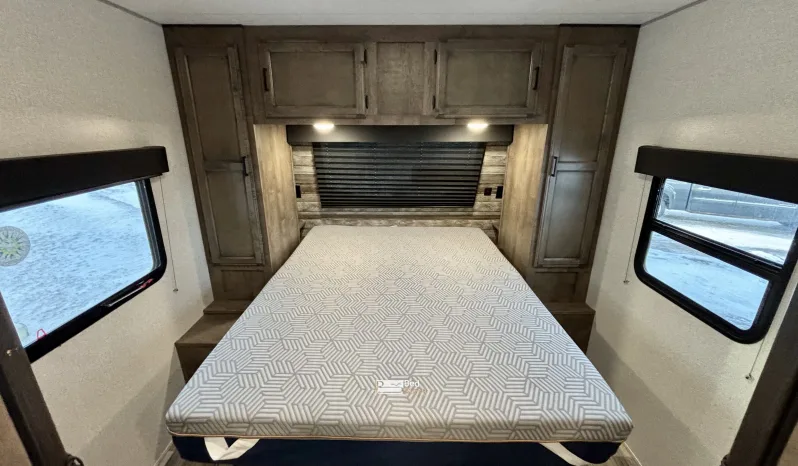 
								2022 Venture Sporttrek 332VBH full									