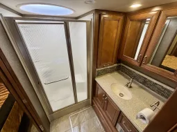 
										2014 American  Revolution 42G – Luxury Diesel Pusher full									
