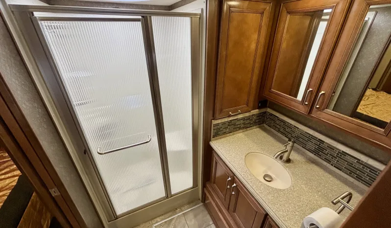 
								2014 American  Revolution 42G – Luxury Diesel Pusher full									