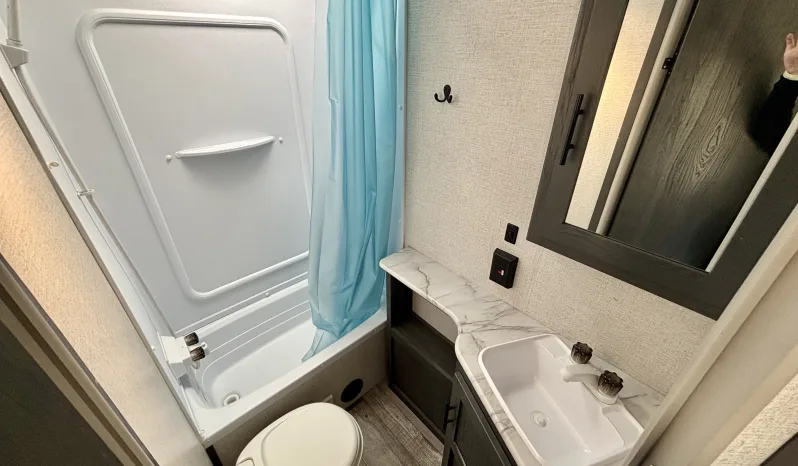 
								2021 Dutchman Aspen Trail 2850BH full									
