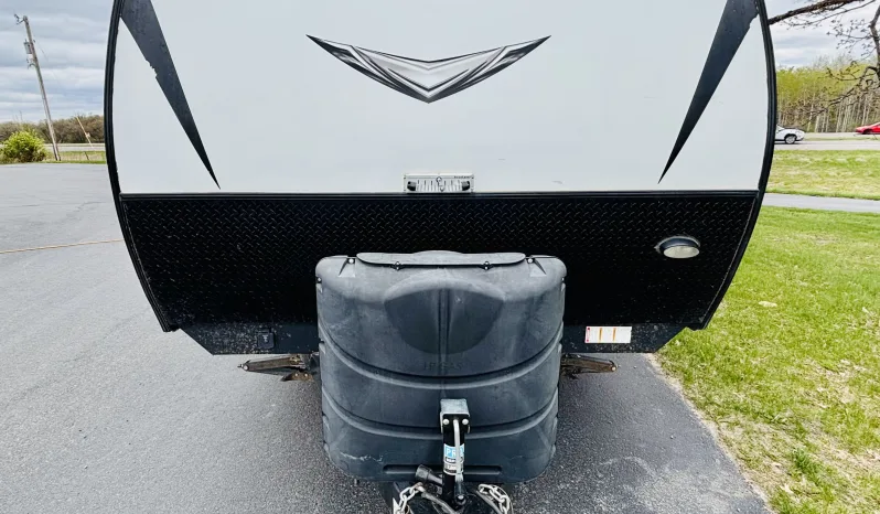 
								2018 Prime Time – Tracer Breeze 24DBS full									