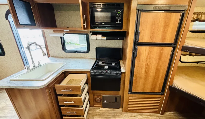 
								2018 Prime Time – Tracer Breeze 24DBS full									
