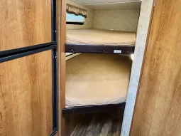 
										2018 Prime Time – Tracer Breeze 24DBS full									