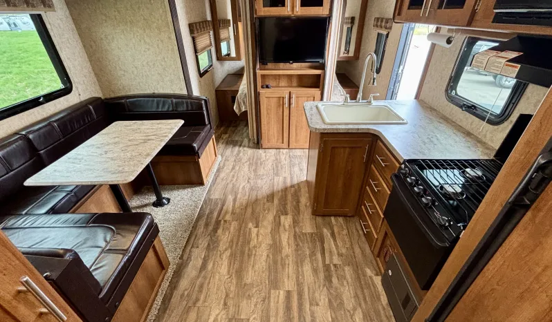 
								2018 Prime Time – Tracer Breeze 24DBS full									