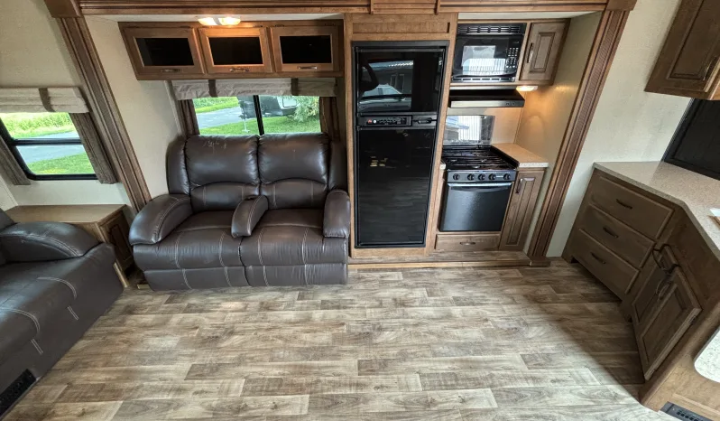 
								2015 Grand Design Reflection 27RL full									