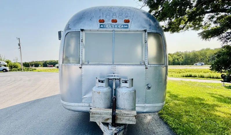 
								1969 Airstream Globetrotter full									