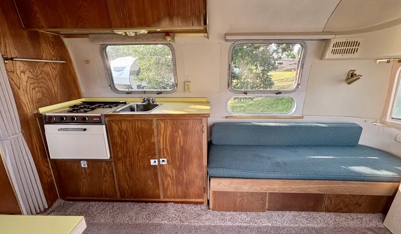 
								1969 Airstream Globetrotter full									