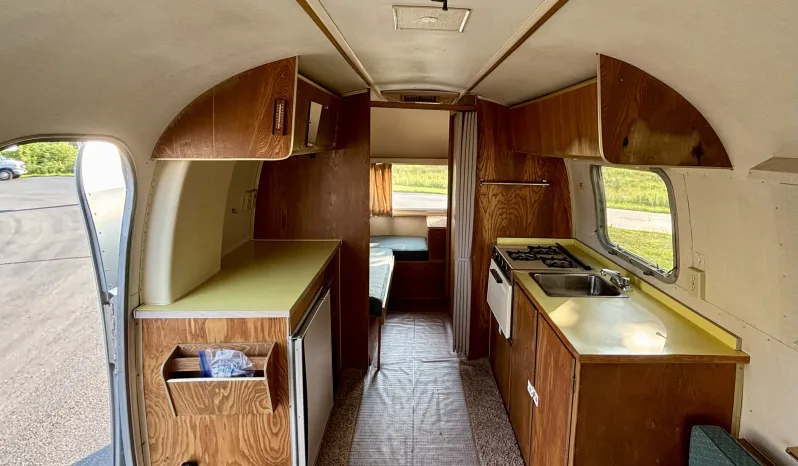 
								1969 Airstream Globetrotter full									