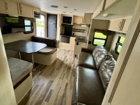 2018 Winnebango Minnie 2401RG