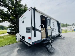 
										2018 Winnebango Minnie 2401RG full									