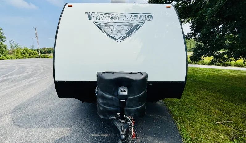 
								2018 Winnebango Minnie 2401RG full									